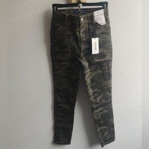🆕 Calvin Klein Military Green Camouflage Cotton-blend fall high-rise jeans_24